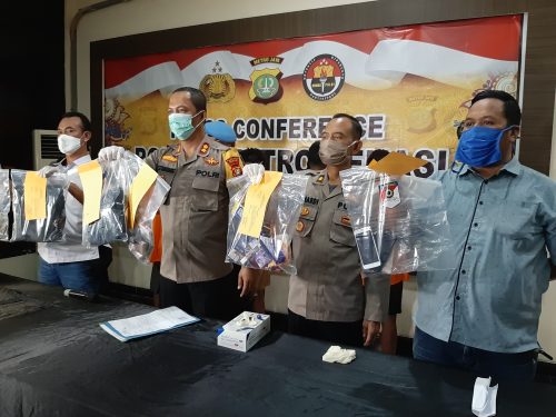 Wakapolres AKBP Rikson Situmorang, saat Press Release di Aula Polres Metro Bekasi, Jumat (29/05/20)
