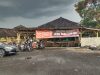Rumah makan Abah Cianjur kini resmi dibuka dua bulan yang lalu di Jalan Pilar - Sukatani tepatnya di Desa Sukaraya Kecamatan Karang Bahagia.