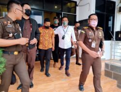 Dua orang terjaring OTT Kejaksaan Negeri Kabupaten Bekasi.